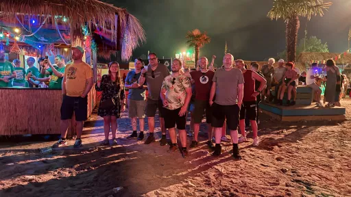 Zwarte Cross laat je horen